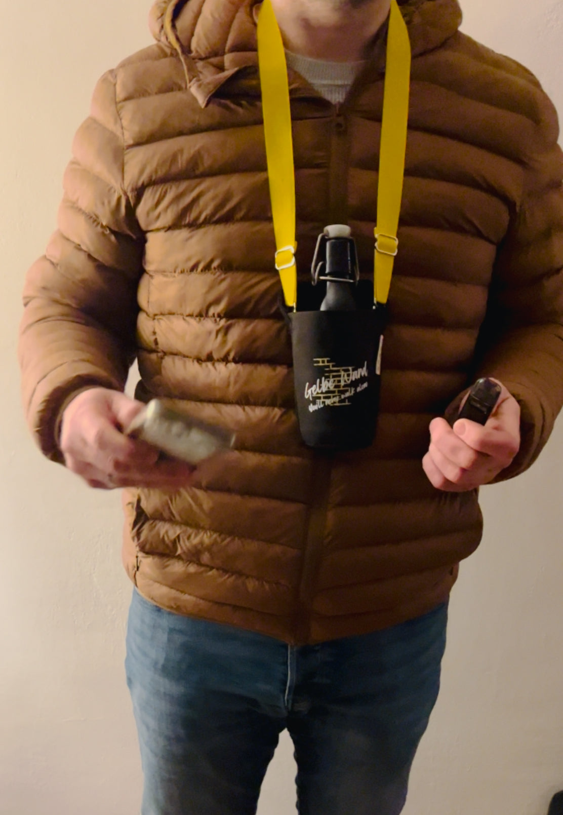 Cup Buddy® Getränketräger Starter Edition - schwarz-schwarz/rot/gold